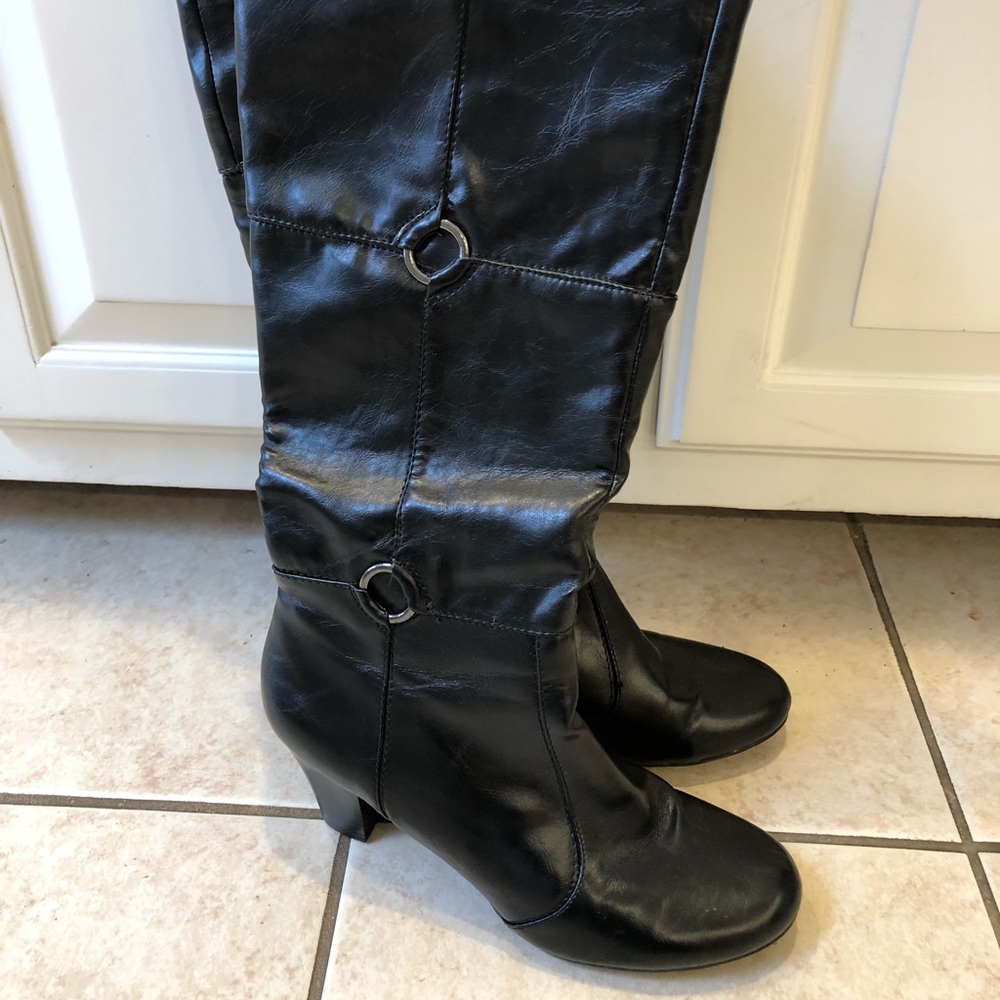 Black boots